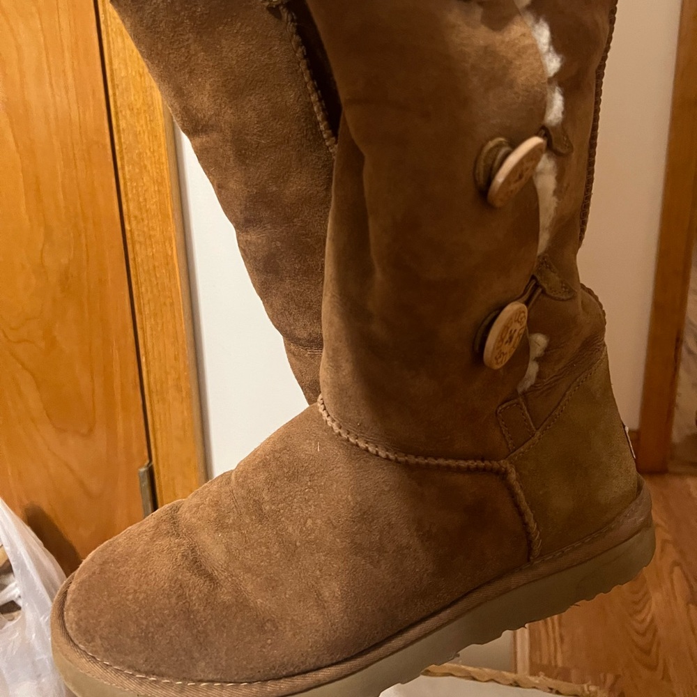 Women's Brown UGG Shearling Boots